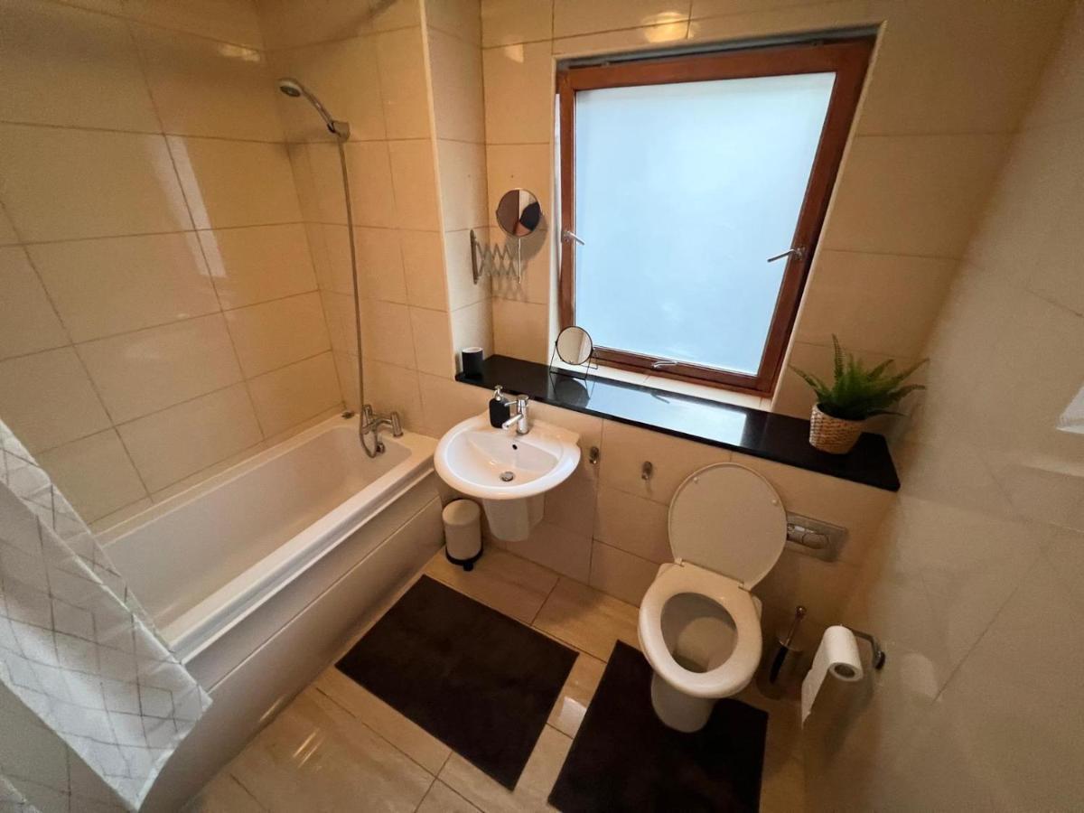 Secluded And Spacious Apartment Dublin Exteriör bild